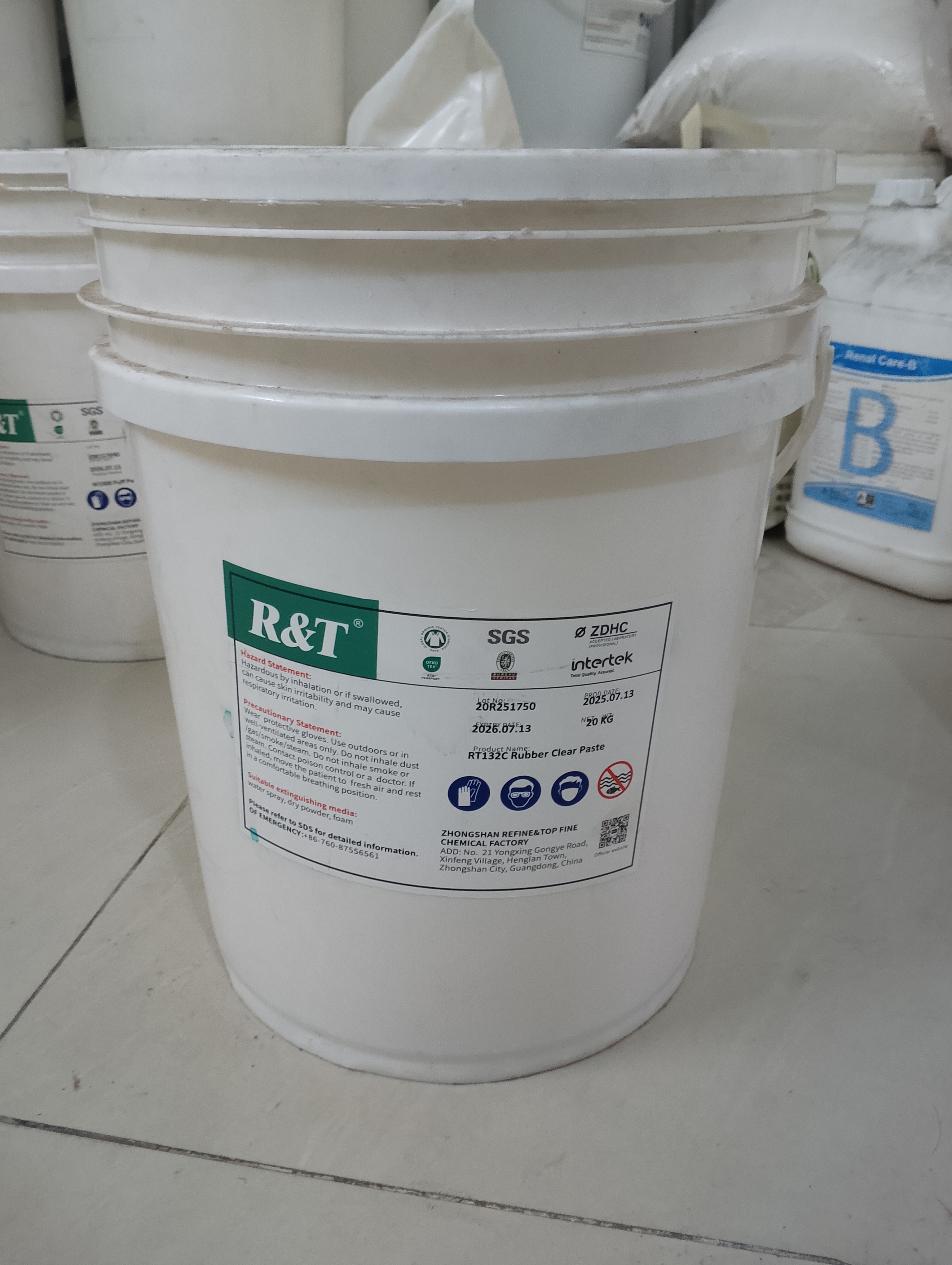 RT302C Rubber Clear Paste